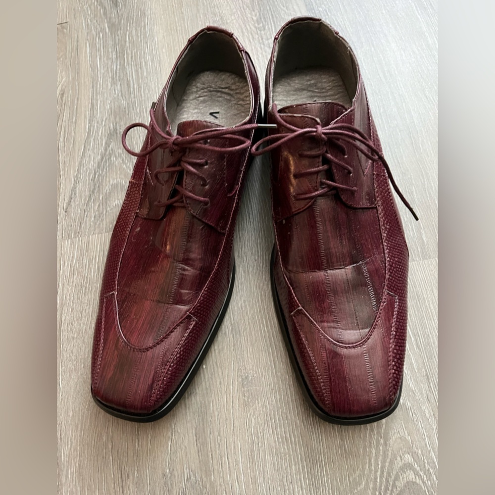 Viotti Men’s Burgundy Square-toe Dress Shoes, with tie up. Men’s Size 13